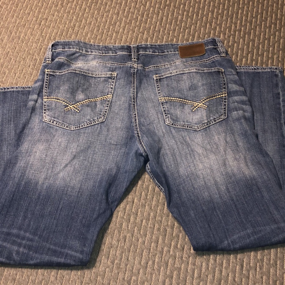 NWOT Men’s Buckle bootcut Jeans - Picture 9 of 12